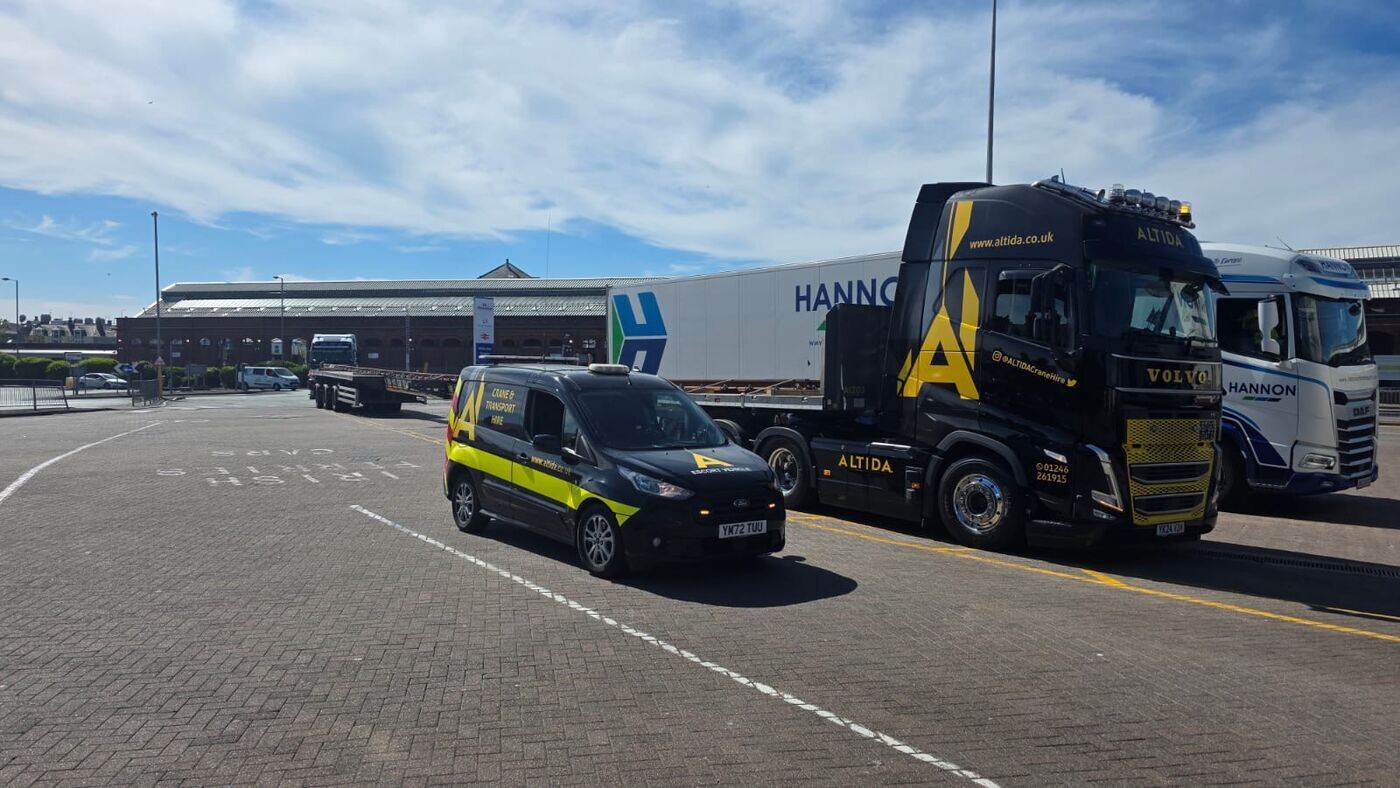 Altida moving a 38.5-metre rail from Nottingham to Ireland — photo 3 of 4