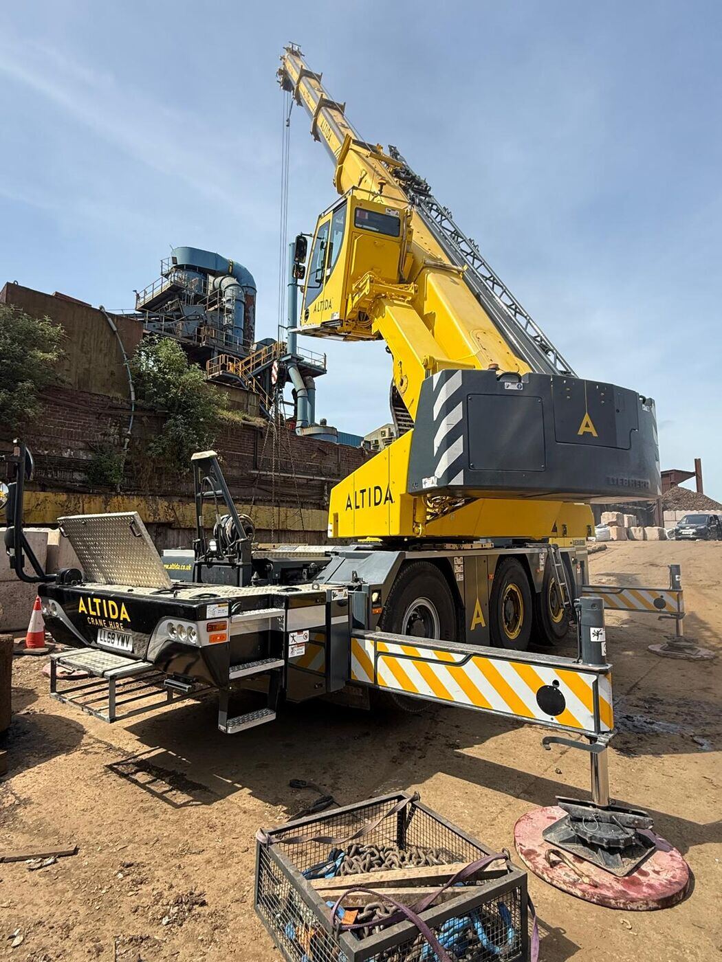 Altida's contract lift and transport at the recycling site in Smethwick — photo 3 of 9