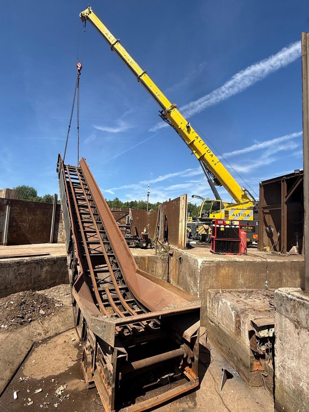 Altida's contract lift and transport at the recycling site in Smethwick — photo 7 of 9